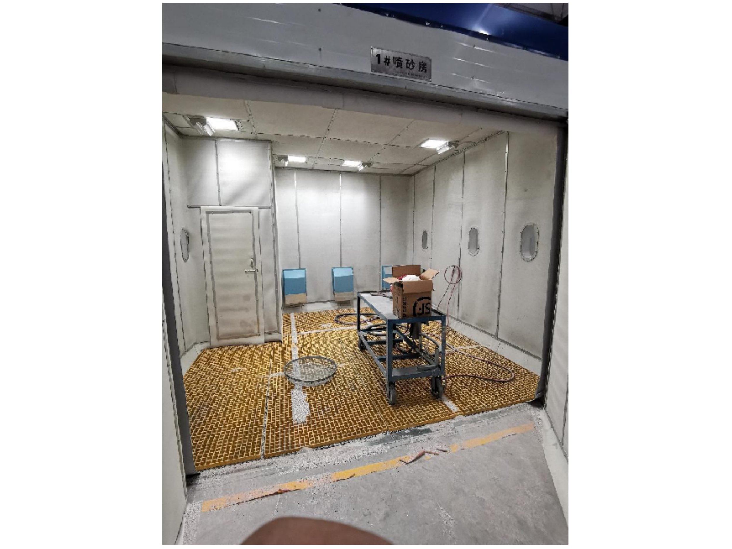 Wind sandblasting room
